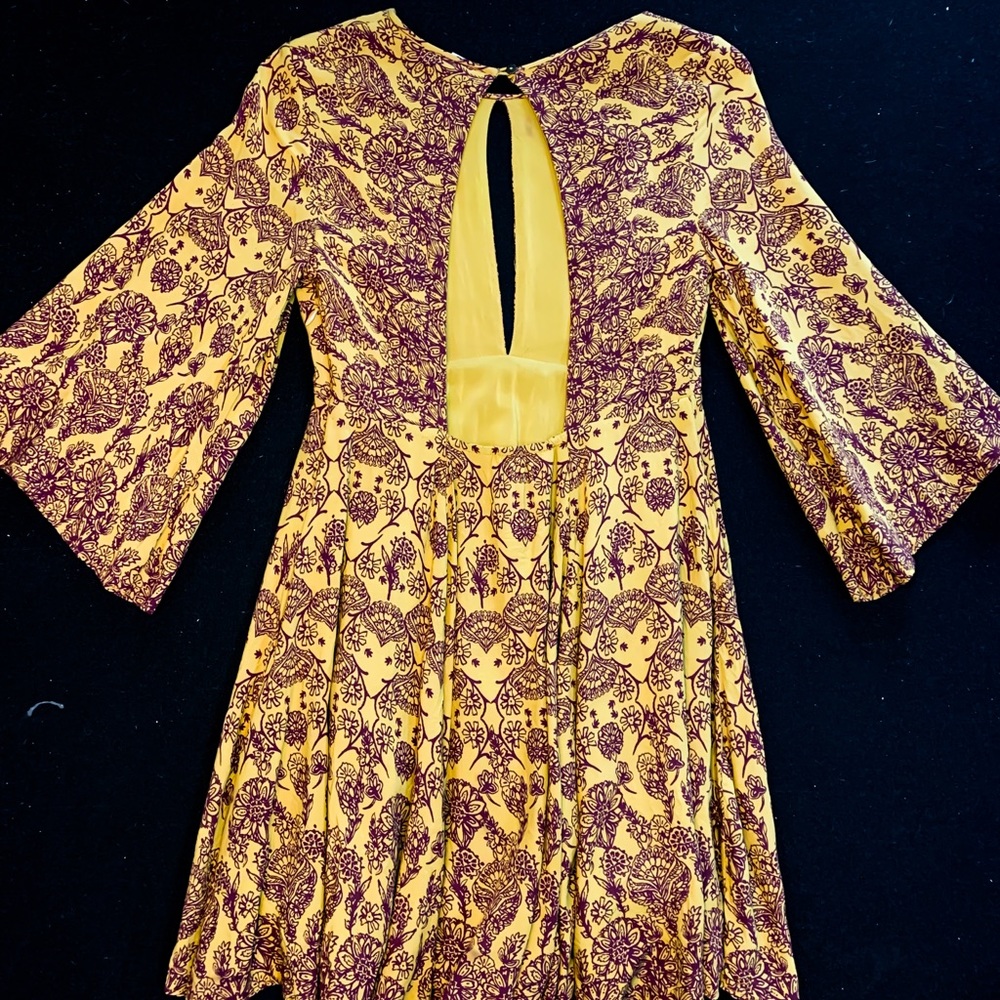 Ecote Dress - Picture 2 of 3
